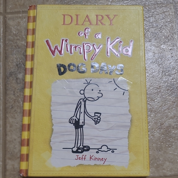 Diary Of A Wimpy Kid Other - Diary of a Wimpy Kid: Dog Days - Yellow Cover
